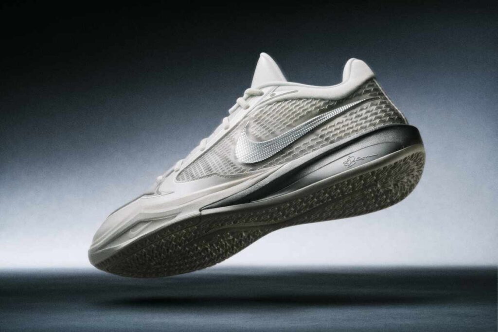 Caitlin 1 vs Sabrina 4 Nike Sabrina 4 2026