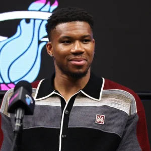 【NBAプレシーズン2026】日本時間の日程・注目5試合｜ヤニス、レブロン、カリー